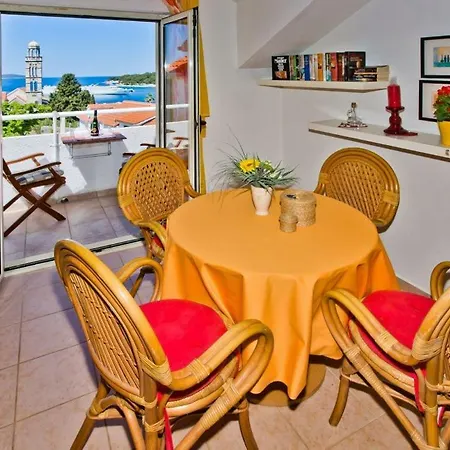 Apartment Jacky Hvar Town