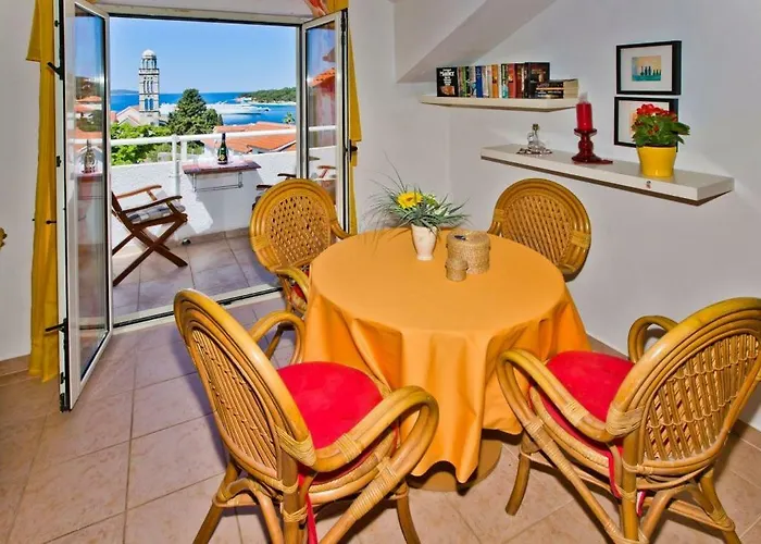 Apartment Jacky Hvar Town