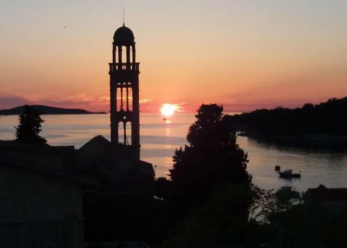 Jacky Apartment Hvar Town